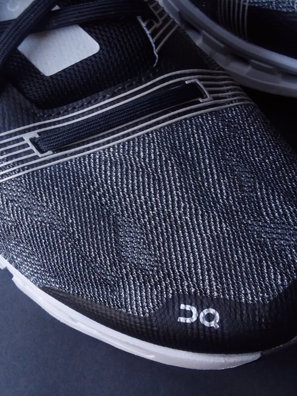 On Cloud Running Trainers Shoes Reflective Trim Logo Runners Gym Beach Work Out - Picture 8 of 13